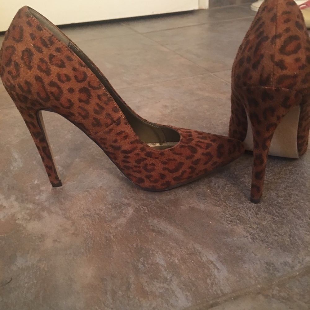 Leopard 4.5 inch pumps